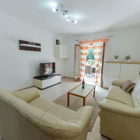 Lumbre Apartment Tar-Vabriga Exterior foto